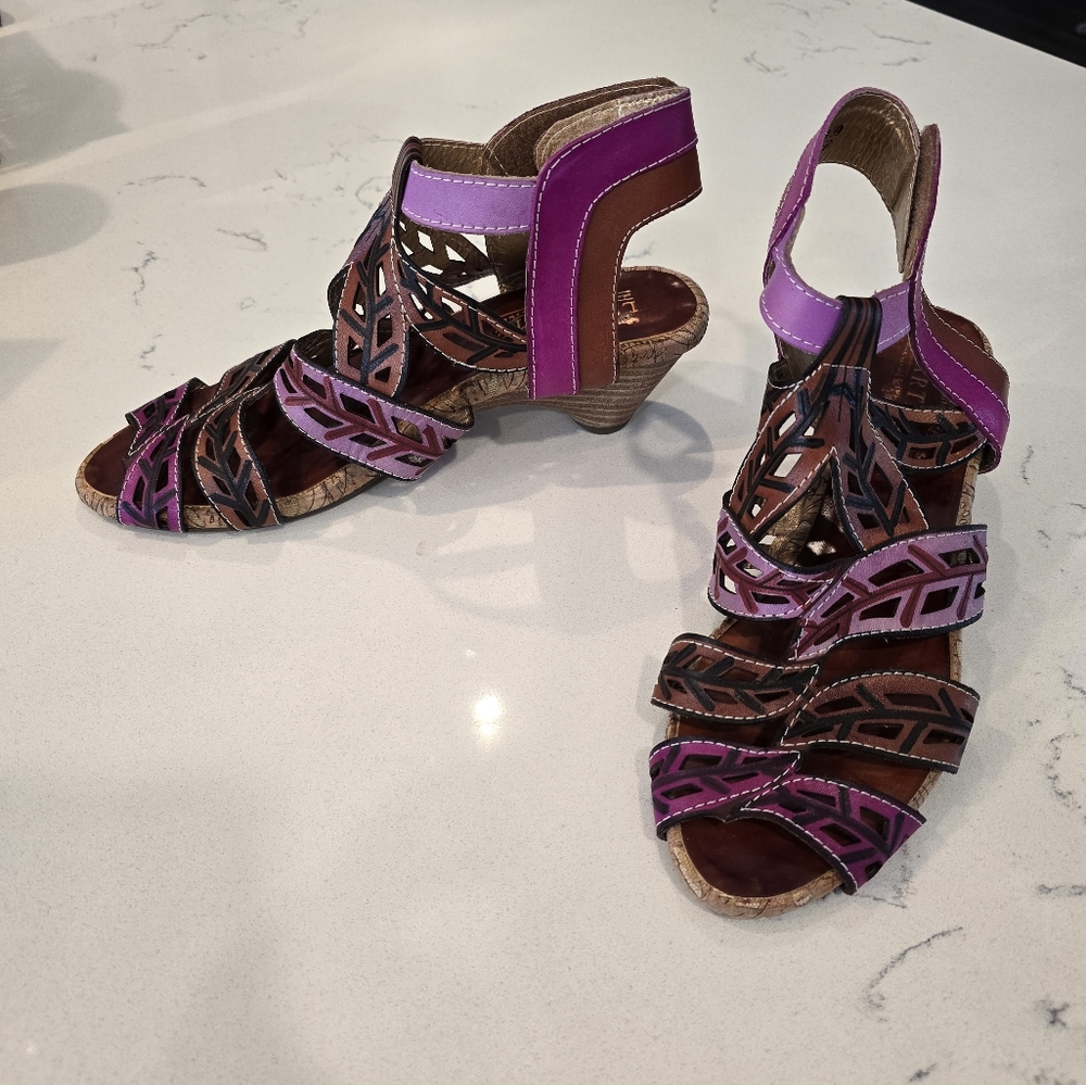 L'Artiste sandals